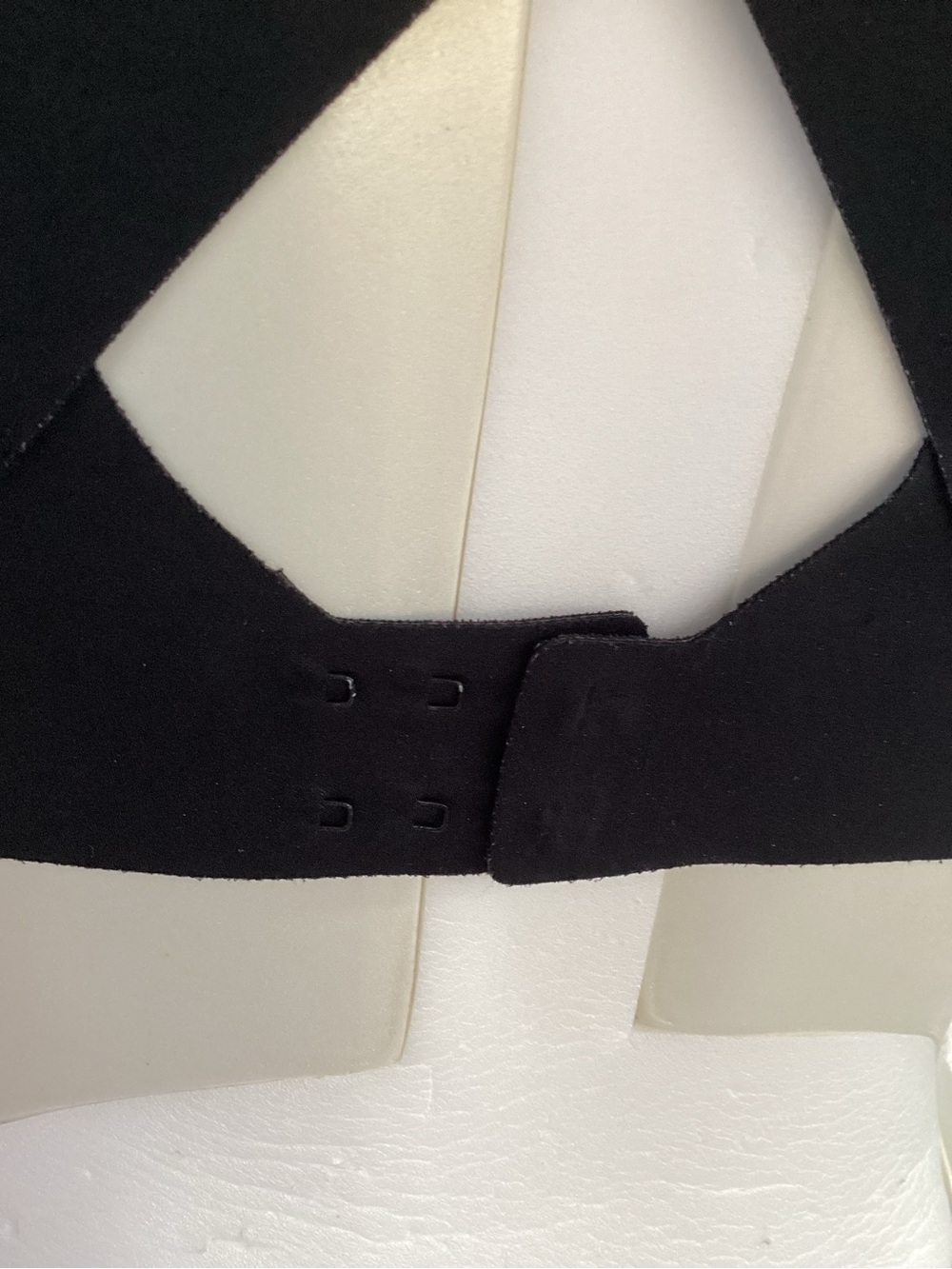 Lululemon Athletica Sports Bra. See photo for flaw.🌹 - Picture 5 of 11